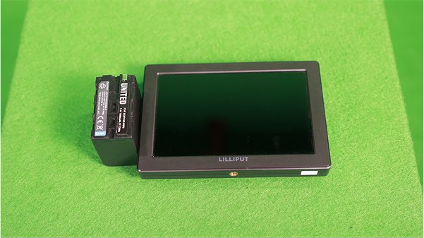 Liliput Monitor and 3 battery